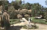 JARNY Meurthe Et Moselle 54 : Monument Aux Morts Et Square Toussaint - Jarny