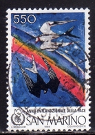 REPUBBLICA DI SAN MARINO 1986 ANNO INTERNAZIONALE DELLA PACE INTERNATIONAL PEACE YEAR LIRE 550 USATO USED OBLITERE' - Gebraucht