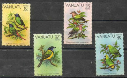 VANUATU : Oiseaux (Passereaux) : Erythrura Trichroa Cyanofrons, Chalcophaps Indica, Pachycephala Pectoralis, Ptilinopus - Vanuatu (1980-...)