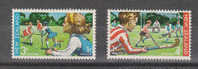 Nuova Zelanda   -   1971.  Hockey Su Prato  Giovanile.  " Green Hockey ".  The Two Stamps Of  The Series   .  MNH, - Hockey (su Erba)