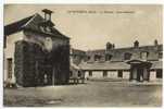 LE VAUDREUIL. -  Le Château. Cour Intérieure - Le Vaudreuil