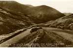 ROYAUME-UNI - GLEN SHEE - CPA - N°A.8454 - Glen Shee, TAKING THE DEVIL´S ELBOW - The Highest Public Road - Kinross-shire