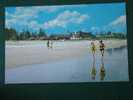 Beach And Main Lodge White Point Beach Lodge Nova Scotia, Girl, Woman Running On Beach - Sonstige & Ohne Zuordnung