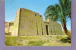 Egypte - Louxor - Médinet Habou - Façade Du Temple De Ramsès III - Louxor