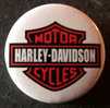 BADGE Neuf  BIKER  HD   HARLEY  DAVIDSON    PORT  OFFERT - Motorräder