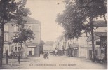 CPA - France - Mussidan (dordogne) - L'avenue Gambetta - Mussidan