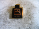 Pin´s Flacon De Parfum "VAN CLEEF & ARPELS"  Pour Hommes - Perfume