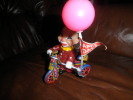 CLOWN SUR TRICYCLE  EN FER  FONCTIONNE A CLEF - Toy Memorabilia