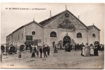 LE CROISIC LA POISSONNERIE TRES ANIMEE 44 MARCHE HALLE AUX POISSONS - Le Croisic