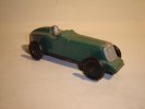 JOUET ANCIEN / AUTO EN CELLULOIDE  / DELAGE DE COURSE 13CM / 1940/50 VERTE - Collectors Et Insolites - Toutes Marques