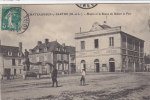 CHATEAUNEUF Sur SARTHE : Statue De Robert Le Fort (disparue) Et Mairie - - Chateauneuf Sur Sarthe