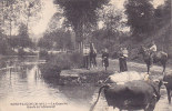 MONTFAUCON LA GUERCHE BOEUFS A L ABREUVOIR Editeur Jules Denis  Décollé Aux Coin Et Bas Droit Usure Papier - Montfaucon