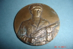 Medaille Representant Un Miltaire Signee Fd Diametre 5cms - France