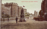 WINDSOR CASTLE Entrance And Statue   Horse  Guard - Windsor Castle