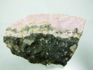 RHODOCHROSITE ET PYRITE SUR BRECHE VOLCANIQUE 4 X 2,5 CM ROUMANIE - Mineralien