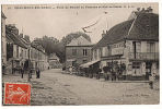 CPA 60 CHAUMONT EN VEXIN - Place Du Marche Au Poissons Et Rue De Gisors - Chaumont En Vexin