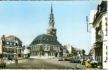 BAPAUME - La Place Faidherbe Et L'Hôtel De Ville - Bapaume