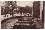 CPA 89 QUARRE LES TOMBES - Les Tombes Et Un Coin De La Place - Quarre Les Tombes