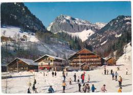 003  -  LA  CHAPELLE  D´ ABONDANCE - 74  Alt. 1010 M.  -  L' Arrivée  Des  Pistes  Et  Les  Cornettes  De  Bise - La Chapelle-d'Abondance