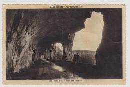 RUOMS - SOUS LES TUNNELS - CARTE DE DEUXIEME CHOIX AVEC TACHES - Ruoms