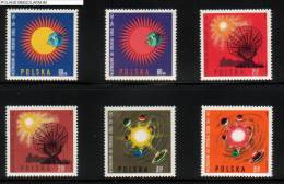 POLAND 1965 INTERNATIONAL SOLAR YEAR SET OF 6 NHM SPACE Earth Sun Planets Radio Telescope Astronomy Cosmos Space - Ongebruikt