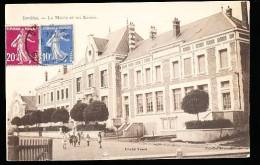 80 COMBLES / La Mairie Et Les Ecoles / - Combles