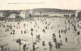 PONTIVY PLACE NATIONALE UN JOUR DE FETE 56 - Pontivy