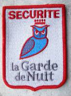 INSIGNE EN TISSUS PATCH AGENCE DE SECURITE GARDE DE NUIT (HIBOU / CHOUETTE)   ETAT EXCELLENT - Police