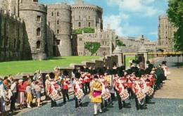 32992    Regno  Unito,     Band Of  The  1st  Battalion  Irish  Guards  Leaving  Windsor  Castle,  NV - Windsor Castle