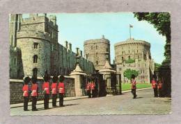 32993     Regno  Unito,    Changing  Of  The  Guard  -   Windsor   Castle,  NV(scritta) - Windsor Castle