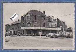 Carte Postale 85. Chantonnay  Hotel Du Chêne Vert  Voitures Anciennes Trés Beau Plan - Chantonnay