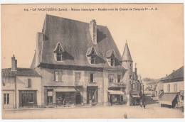 42 - La Pacaudière - Maison Historique - Rendez Vous De Chasse De Francois 1er - Editeur: P.B N° 104 - La Pacaudiere