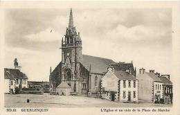 Finistere -ref B768- Guerlesquin - L Eglise Et Un Coin De La Place Du Marché - Carte Bon Etat  - - Guerlesquin