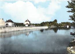 Cp 89 COULANGES SUR YONNE Les Quais Et Les Bords De L´Yonne  (  Habitation Forêt Pont Barques ) - Coulanges Sur Yonne