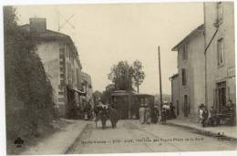 AIXE - L'Arrivée Des Trams Place De La Gare. - Aixe Sur Vienne