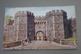 Lot 4 X Watercolour Windsor Castle The Valentine Art Colour Postcard (from Brian Gerald) - Windsor Castle