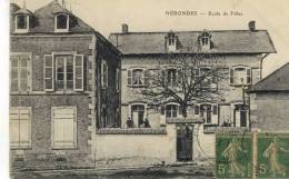 CPA (18)  NERONDES   Ecole De Filles - Nérondes