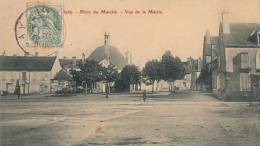 ( CPA 18 ) GRAÇAY  /  Place Du Marché  -  Vue De La Mairie - - Graçay