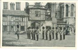UK, Mounting Guard At Windsor Castle, Unused Postcard [12841] - Windsor Castle