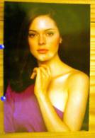 LES JOLIES PIN UP DE LA SERIE CHARMED IMAGE PANINI N° 71 - Charmed