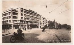 STETTIN Paradeplatz Am UFA Palast DEFAKA Deutsches Familien Kaufhaus Motorrad Ungelaufen TOP-Erhaltung - Pommern