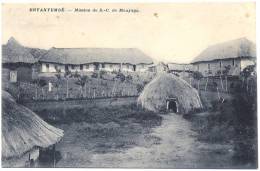 CPA - Tanzanie - UNYANYEMBE   Mission De S.-C De Mouyaga - Village Traditionnel - Huttes Typiques (TBE) - Tansania