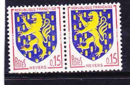 FRANCE N° 1354 15C ROUGE BLEU FONCE ET JAUNE BLASON DE NEVERS LANGUE DU LION ROUGE ET BLANCHE NEUF SANS CHARNIERE - Neufs