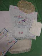 Lot   Linge -monogramme BC Et CM-napperon 50x42 Et 43x41- Bleuet-napperon Ovale Sur Tule-chemise -worthersee - Other & Unclassified