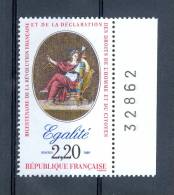 VARIÉTÉS FR 1989  N° 2574 ÉGALITÉ BICENTENAIRE DE LA RÉVOLUTION FRANÇAISE NEUF ** MARGE YVERT TELLIER 1.00 € - Unused Stamps