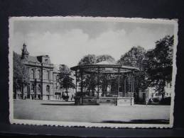 CP. 71. Boussu. Grand'Place Et Kiosque - Boussu