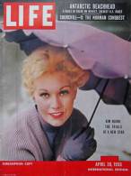 Magazine LIFE - APRIL 30 , 1956 - INTER. ED. - KIM NOVAK - Winston CHURCHILL - Nombreuses Publicités       (3042) - Novedades/Actualidades