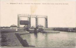 ARQUES - Ascenseur Des Fontinettes - Entrée D'un Bateau Dans Le Bac Du Haut - Arques