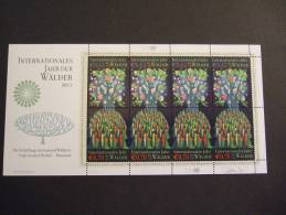UNITED NATIONS VIENNA  2011   YEAR OF THE FORESTS    BLOCK    MNH **   (10520-535/015) - Nuovi