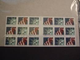 USA BOOKLET SCOTT # 4518-19  ATM BOOKLET  FLAG & STATUE OF LIBERTY  SSP   MNH ** ( MAP30-605/015) - 1981-...